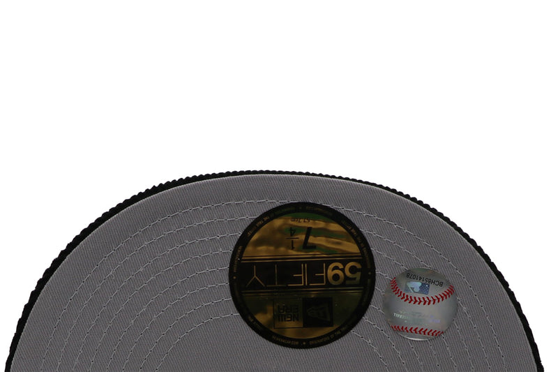 NewEra 59Fifty San Diego Padres 2-Tone Chrome/Black Corduroy Fitted Hat