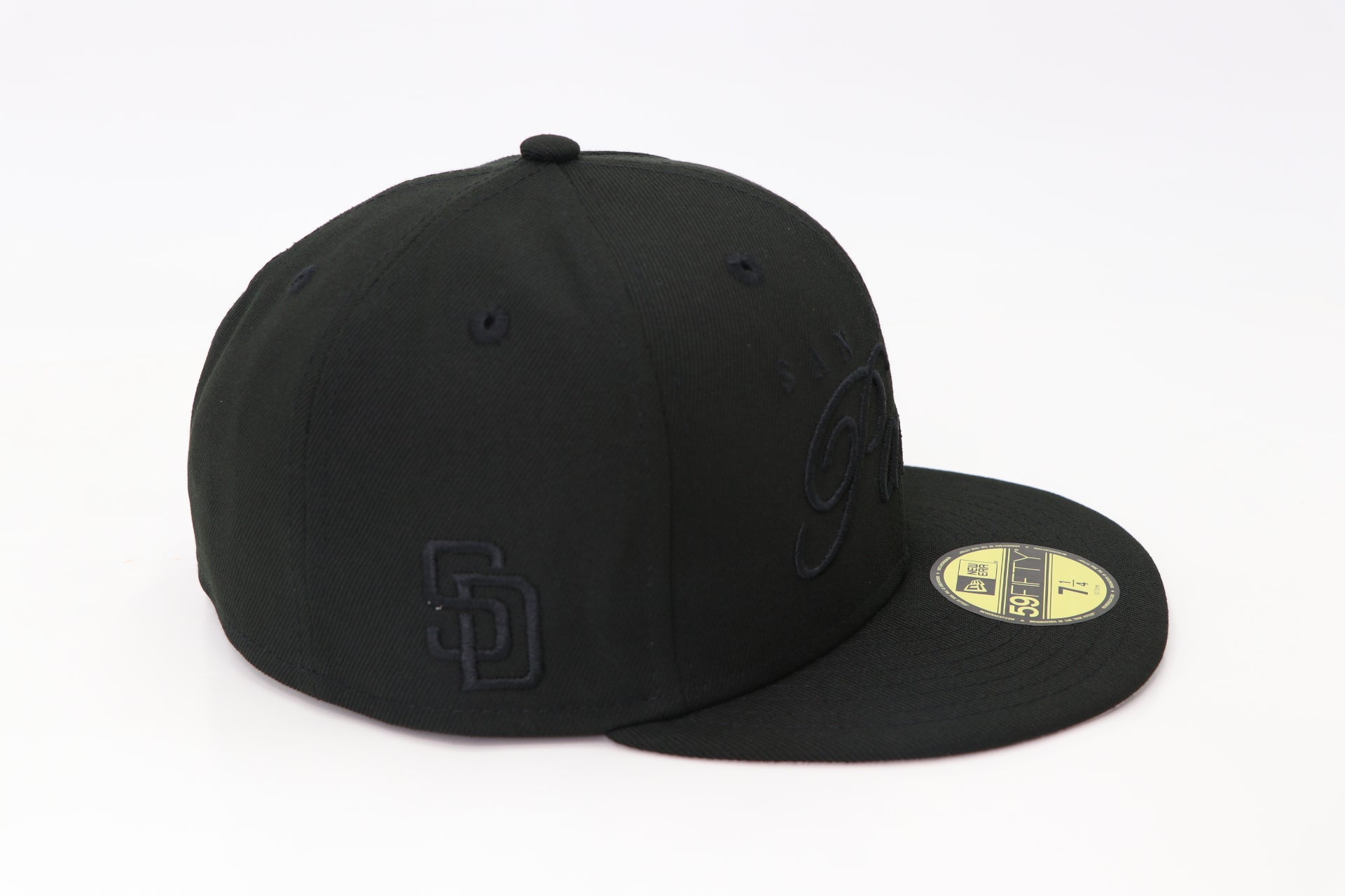 New Era San Diego Padres 59FIFTY fitted hat with a clean, all-black tonal design